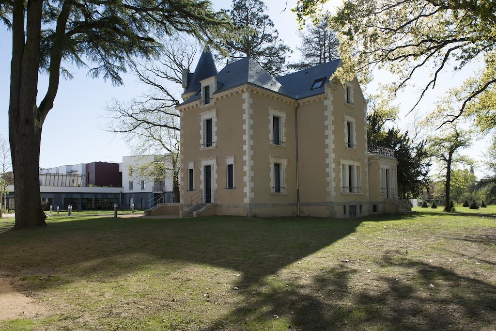 Domitys Le Château des Plans Parthenay Exterior foto